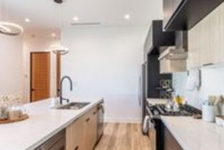 , 22747 Erwin, Woodland Hills, CA 91367 - 5