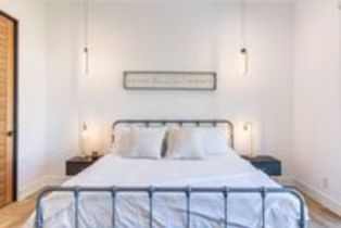 , 22747 Erwin, Woodland Hills, CA 91367 - 25