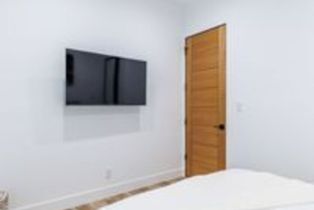 , 22747 Erwin, Woodland Hills, CA 91367 - 23