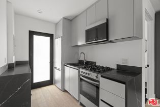 , 1325 Cabrillo ave, Venice, CA 90291 - 6