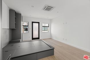 , 1325 Cabrillo ave, Venice, CA 90291 - 4