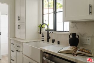 Single Family Residence, 4800 Mary Ellen ave, Sherman Oaks, CA 91423 - 11