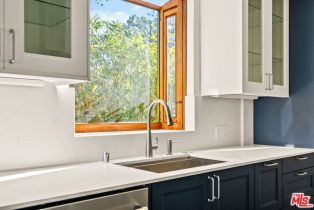 , 752 18th st, Santa Monica, CA 90402 - 6