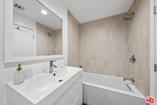 Single Family Residence, 13513 Cheltenham dr, Sherman Oaks, CA 91423 - 24