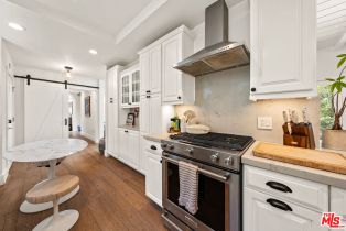 Single Family Residence, 13513 Cheltenham dr, Sherman Oaks, CA 91423 - 13