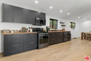 Single Family Residence, 22261 Ybarra rd, Woodland Hills, CA 91364 - 9