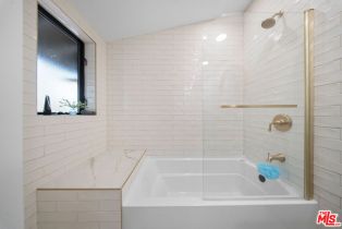 Single Family Residence, 22261 Ybarra rd, Woodland Hills, CA 91364 - 18