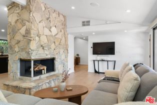 Single Family Residence, 22261 Ybarra rd, Woodland Hills, CA 91364 - 8