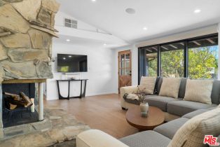 Single Family Residence, 22261 Ybarra rd, Woodland Hills, CA 91364 - 7