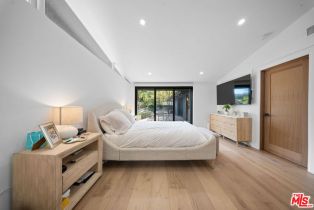 Single Family Residence, 22261 Ybarra rd, Woodland Hills, CA 91364 - 20