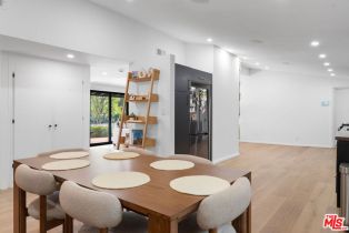 Single Family Residence, 22261 Ybarra rd, Woodland Hills, CA 91364 - 11