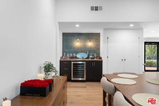 Single Family Residence, 22261 Ybarra rd, Woodland Hills, CA 91364 - 12