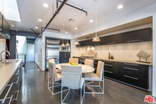 , 1212 Abbot Kinney blvd, Venice, CA 90291 - 5