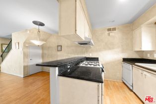 Condominium, 22049 Oxnard st, Woodland Hills, CA 91367 - 10