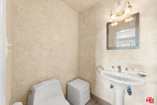 Condominium, 22049 Oxnard st, Woodland Hills, CA 91367 - 16