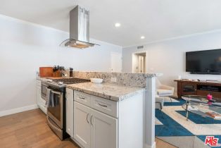 Condominium, 933 11th st, Santa Monica, CA 90403 - 5