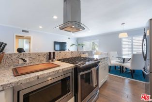 Condominium, 933 11th st, Santa Monica, CA 90403 - 8