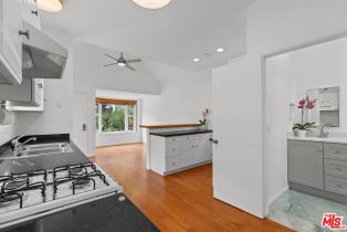 , 2730 2nd st, Santa Monica, CA 90405 - 4