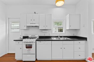 , 2730 2nd st, Santa Monica, CA 90405 - 6