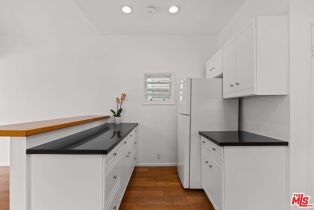 , 2730 2nd st, Santa Monica, CA 90405 - 7