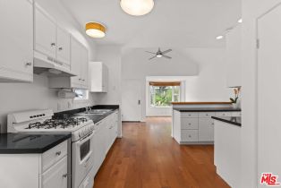 , 2730 2nd st, Santa Monica, CA 90405 - 3