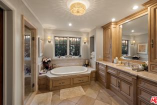 Single Family Residence, 1064 Amalfi dr, Pacific Palisades, CA 90272 - 17