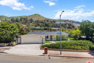 , 1300 Bienveneda ave, Pacific Palisades, CA 90272 - 3