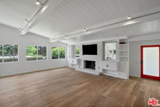 , 1300 Bienveneda ave, Pacific Palisades, CA 90272 - 5