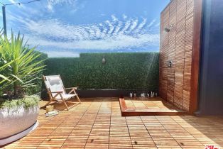 Residential Income, 2515 Lincoln blvd, Venice, CA 90291 - 3