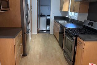 , 2521 Abbot Kinney blvd, Venice, CA 90291 - 7