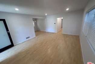 , 2521 Abbot Kinney blvd, Venice, CA 90291 - 5