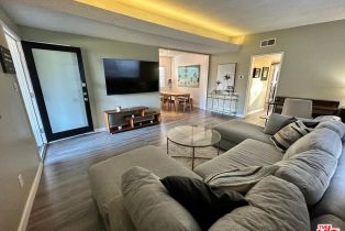 , 2521 Abbot Kinney blvd, Venice, CA 90291 - 4