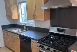 , 2521 Abbot Kinney blvd, Venice, CA 90291 - 9