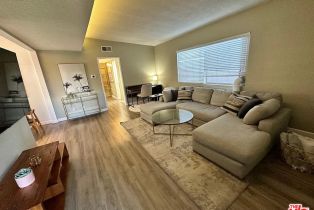 , 2521 Abbot Kinney blvd, Venice, CA 90291 - 2