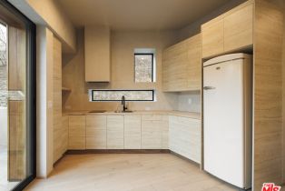 , 3755 Camino De La Cumbre, Sherman Oaks, CA 91423 - 25