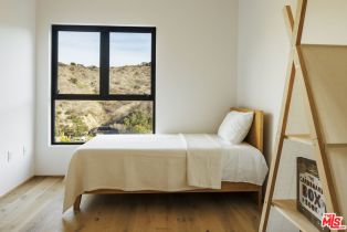 , 3755 Camino De La Cumbre, Sherman Oaks, CA 91423 - 17