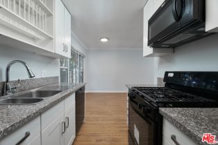 , 2636 Kansas ave, Santa Monica, CA 90404 - 4