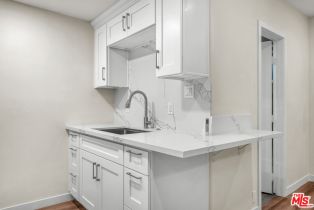 , 945 Hilldale ave, West Hollywood , CA 90069 - 5