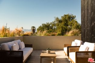 Single Family Residence, 19171 Wells dr, Tarzana, CA 91356 - 56