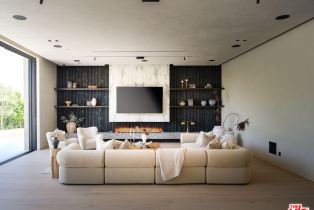 Single Family Residence, 19171 Wells dr, Tarzana, CA 91356 - 33