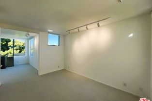 , 2218 Main st, Santa Monica, CA 90405 - 4