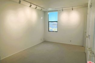 , 2218 Main st, Santa Monica, CA 90405 - 5