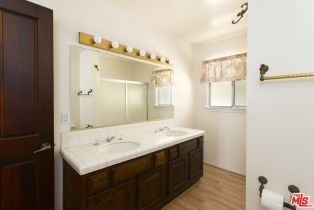 Single Family Residence, 4996 Llano dr, Woodland Hills, CA 91364 - 18