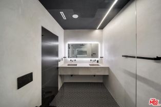 Single Family Residence, 5642 Tilden ave, Sherman Oaks, CA 91401 - 13