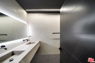 Single Family Residence, 5642 Tilden ave, Sherman Oaks, CA 91401 - 12