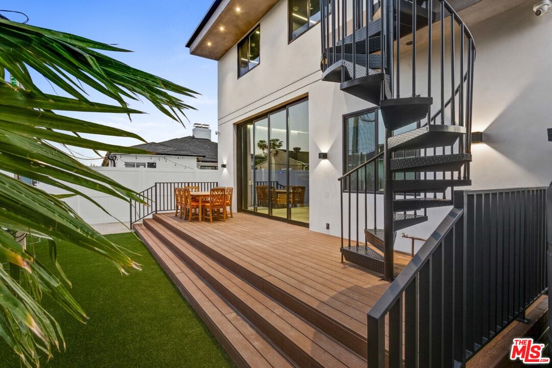 Single Family Residence, 5642 Tilden ave, Sherman Oaks, CA 91401 - 1