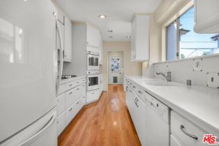 Single Family Residence, 1358 Woodruff ave, Westwood, CA 90024 - 9