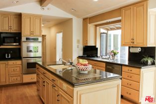 , 1079 MARILYN dr, Beverly Hills, CA 90210 - 6