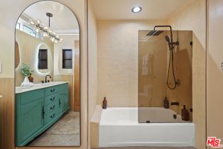 , 3350 Virginia ave, Santa Monica, CA 90404 - 10