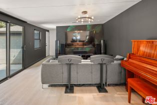 , 3350 Virginia ave, Santa Monica, CA 90404 - 5